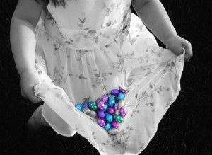 конфеты в подоле детского платья